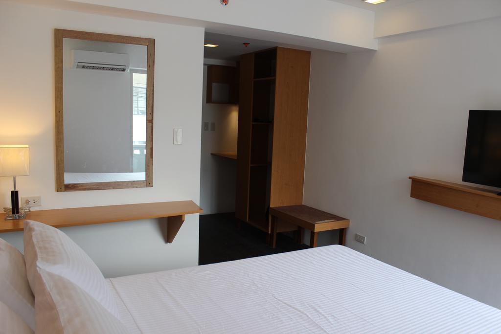 Brblock Boutique And Residences Makati City ภายนอก รูปภาพ
